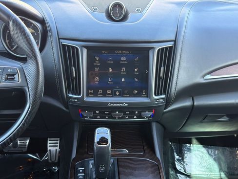 Used 2019 Maserati Levante GTS image 21