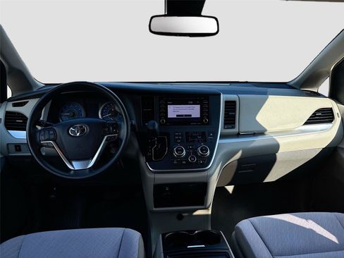 Used 2020 Toyota Sienna LE FWD image 21
