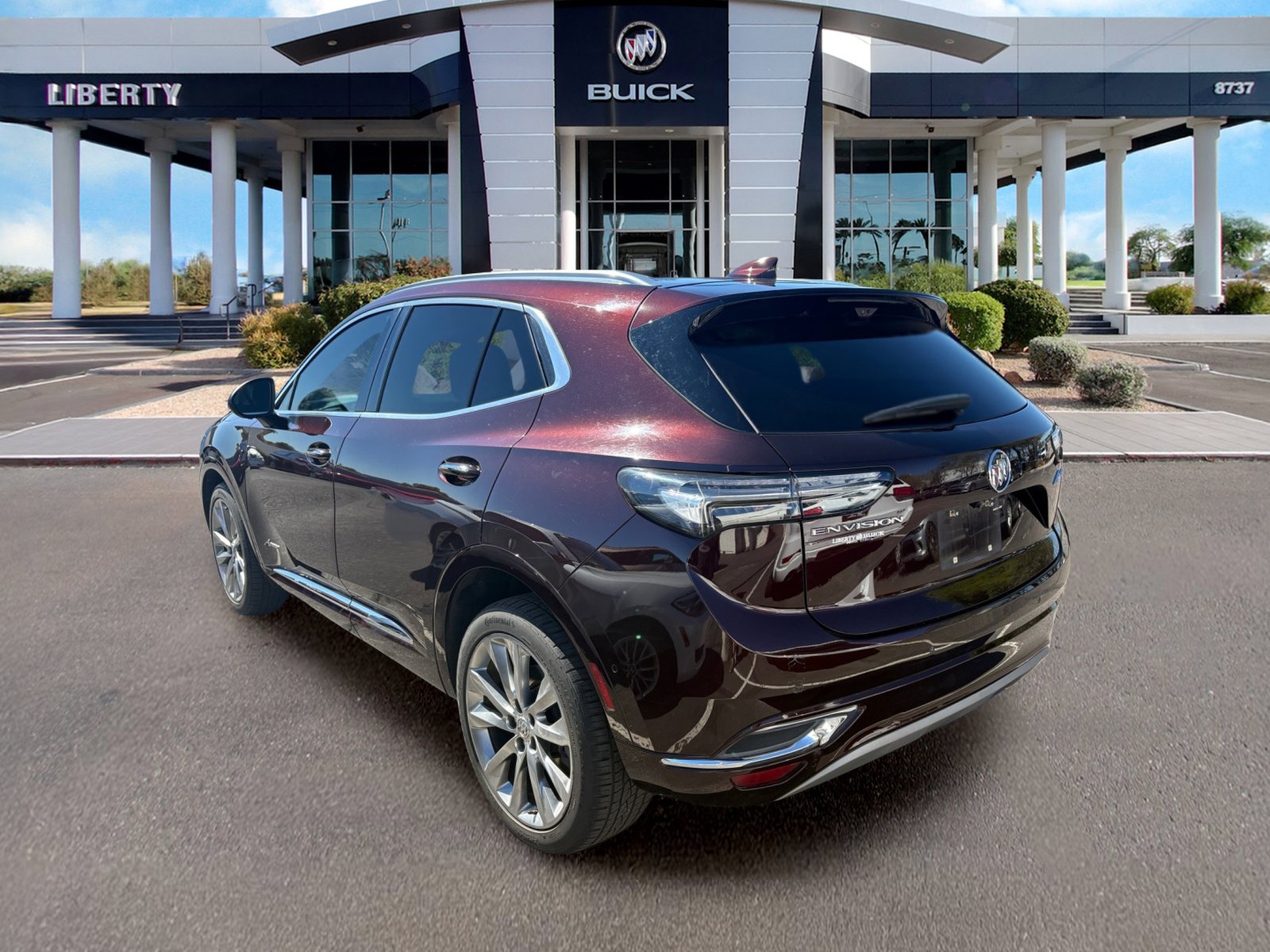 Used 2022 Buick Envision Avenir w/ Technology Package II FWD image 3