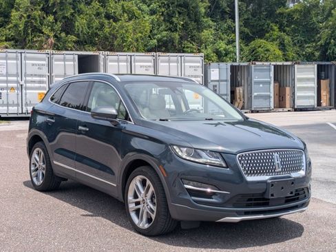 Used 2019 Lincoln MKC Reserve w/ MKC Climate Package AWD/4WD image 3