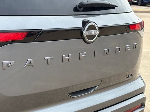 New 2026 Nissan Pathfinder SL image 7