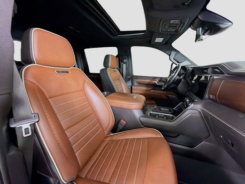 Used 2024 GMC Sierra 3500 Denali Ultimate image 32