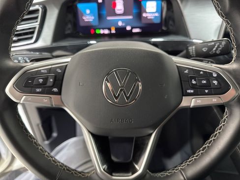 Used 2025 Volkswagen Atlas Cross Sport SE image 14