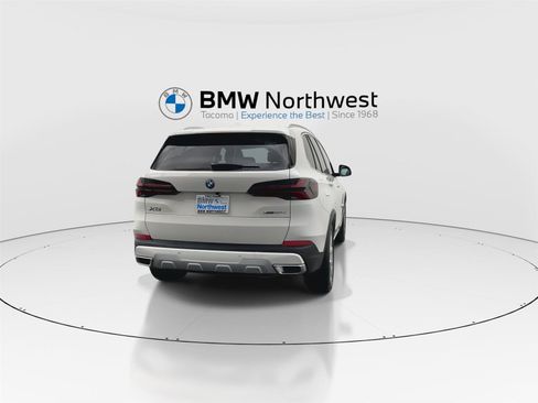 New 2026 BMW X5 xDrive50e w/ Climate Comfort Package image 2