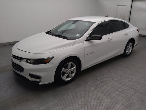 Used 2018 Chevrolet Malibu LS FWD image 2