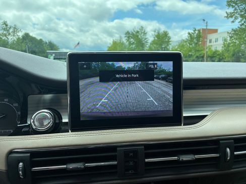 Used 2020 Lincoln Corsair FWD w/ Premium Package image 18