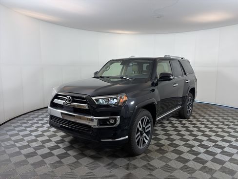 Used 2023 Toyota 4Runner Limited image 2