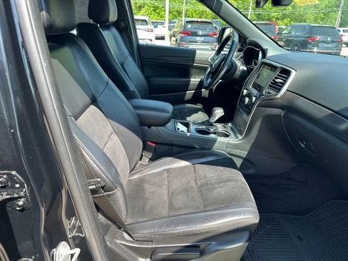 Used 2018 Jeep Grand Cherokee Altitude AWD/4WD image 41
