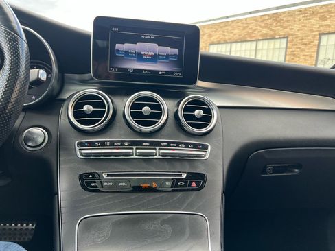 Used 2018 Mercedes-Benz GLC 300 4MATIC w/ AMG Line image 38
