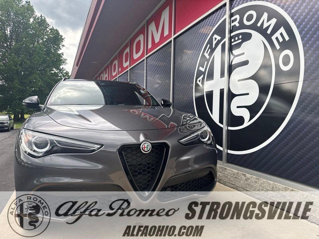 Used 2023 Alfa Romeo Stelvio Veloce AWD/4WD image 1