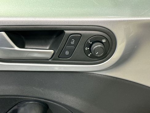 Used 2015 Volkswagen Beetle 1.8T Classic image 17