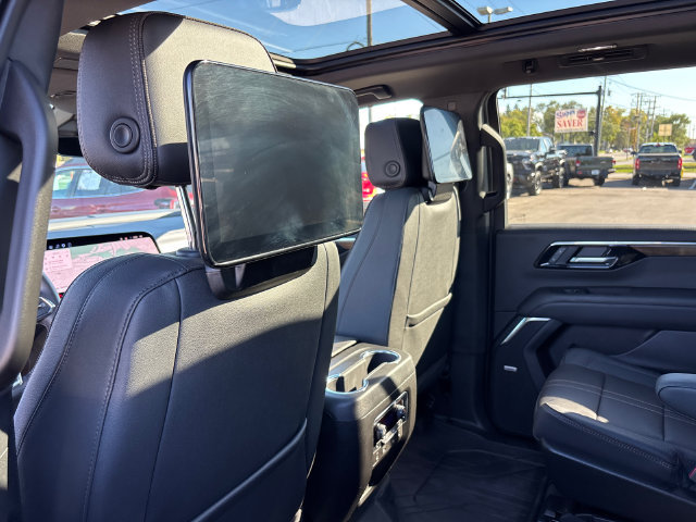 Used 2026 Chevrolet Tahoe High Country AWD/4WD image 12