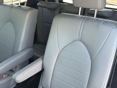 Certified 2025 Toyota Highlander XLE FWD image 31