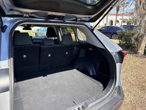 Used 2020 Toyota RAV4 XLE image 12