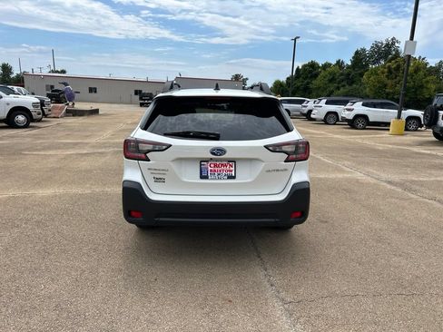 Used 2025 Subaru Outback Premium AWD/4WD image 4