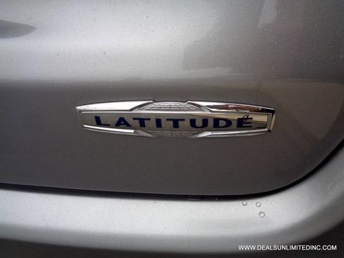 Used 2018 Jeep Compass Latitude w/ Popular Equipment Group image 6