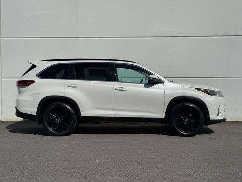 Certified 2019 Toyota Highlander SE AWD/4WD image 4