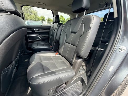 Used 2024 Kia Telluride EX w/ EX Captain's Chair Package AWD/4WD image 23