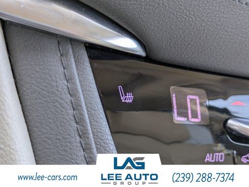 Used 2017 Cadillac XT5 Luxury w/ Driver Awareness Package image 28