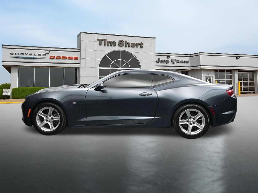Used 2022 Chevrolet Camaro LT RWD image 2