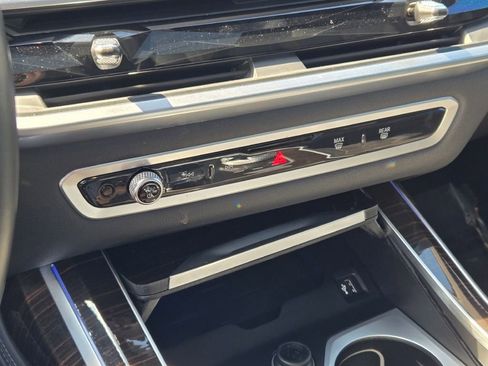 Used 2024 BMW X7 M60i w/ Executive Package image 41