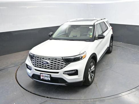 Used 2020 Ford Explorer Platinum w/ Premium Technology Package AWD/4WD image 28