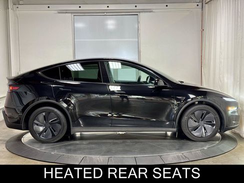 Used 2026 Tesla Model Y AWD image 10