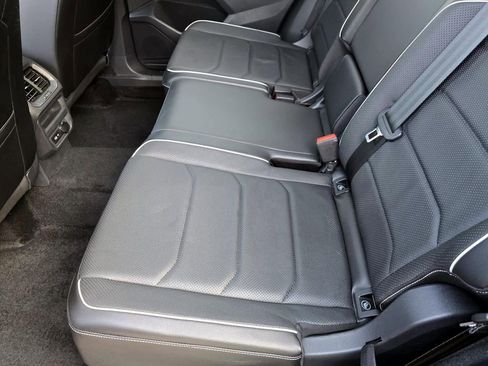 Used 2022 Volkswagen Tiguan SEL R-Line image 35