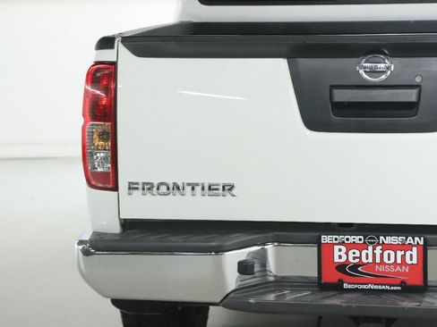 Certified 2021 Nissan Frontier SV RWD image 41