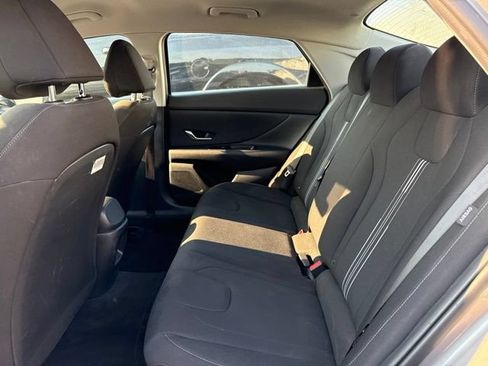 Used 2024 Hyundai Elantra SEL FWD image 11