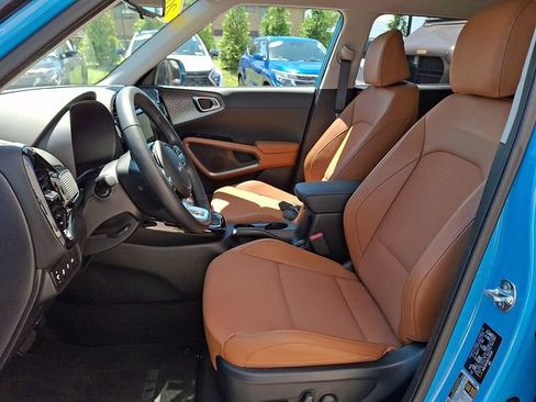 Used 2025 Kia Soul EX FWD image 13