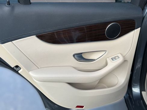 Used 2017 Mercedes-Benz GLC 300 GLC 300 image 21