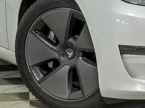 Used 2021 Tesla Model 3 Standard Range Plus RWD image 3