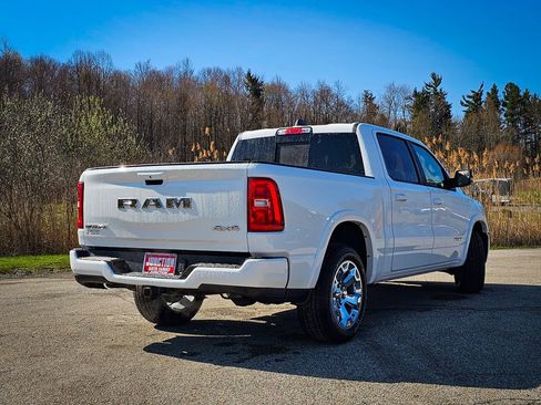 New 2026 RAM 1500 4x4 Crew Cab image 3