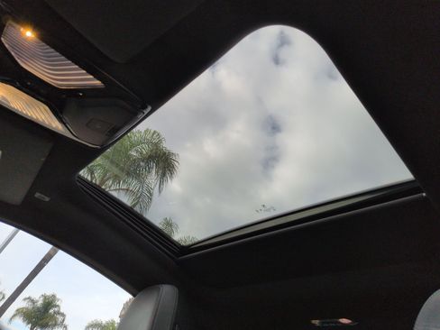 Used 2025 BMW M440i Coupe w/ Premium Package image 28