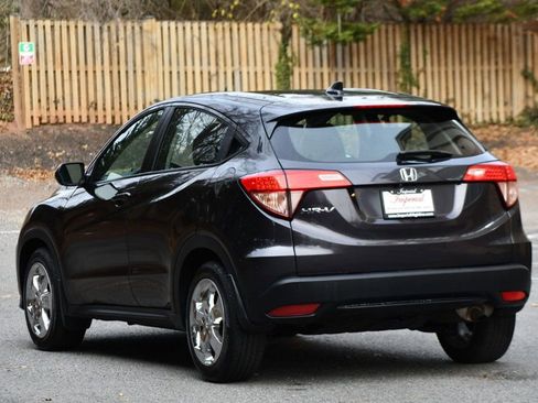 Used 2018 Honda HR-V LX image 5