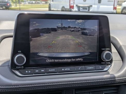 Used 2025 Nissan Rogue SV FWD image 20