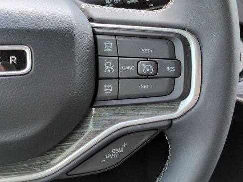 Used 2022 Jeep Wagoneer Series III w/ Premium Group I RWD image 28