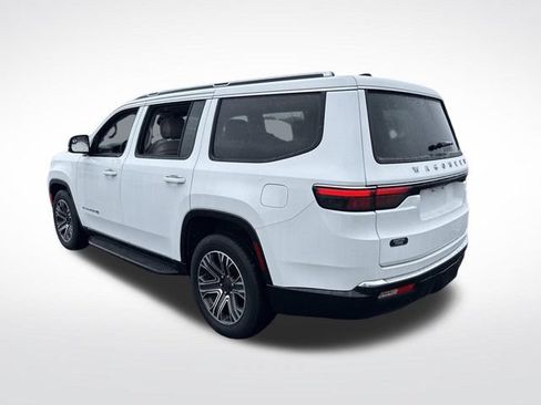 Used 2024 Jeep Wagoneer Series II w/ Flexible Seating Group AWD/4WD image 3