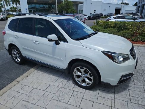 Used 2018 Subaru Forester 2.5i Touring AWD/4WD image 5