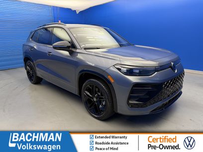 Certified 2025 Volkswagen Tiguan SE R-Line