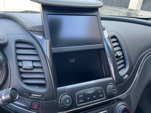 Used 2015 Chevrolet Impala LT FWD image 39