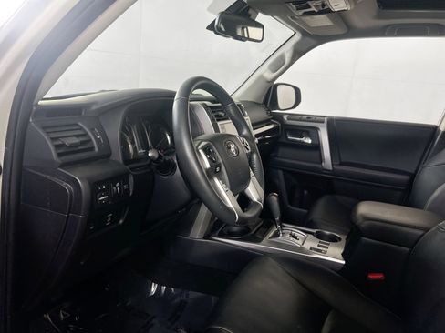 Used 2021 Toyota 4Runner Limited image 9