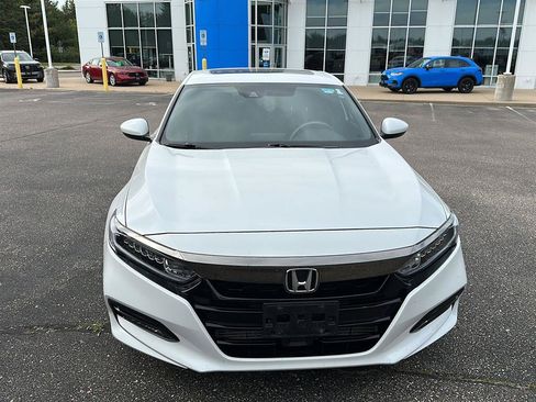 Used 2018 Honda Accord Sport image 5