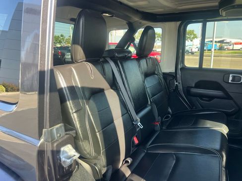 Used 2022 Jeep Wrangler Unlimited Sahara AWD/4WD image 47