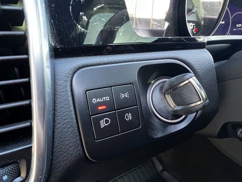 Used 2023 Porsche Cayenne image 15