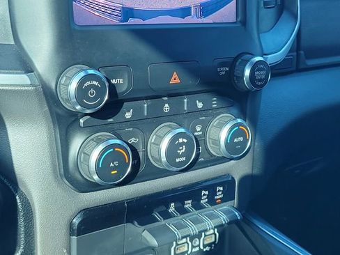 Used 2019 RAM 1500 Big Horn image 32