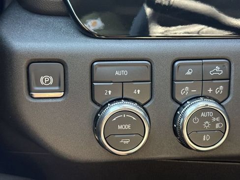 Used 2026 GMC Sierra 1500 SLT AWD/4WD image 20