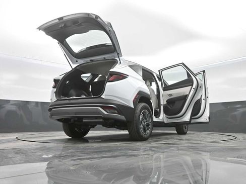New 2026 Hyundai Tucson Blue SE w/ Tow & Go Package image 43