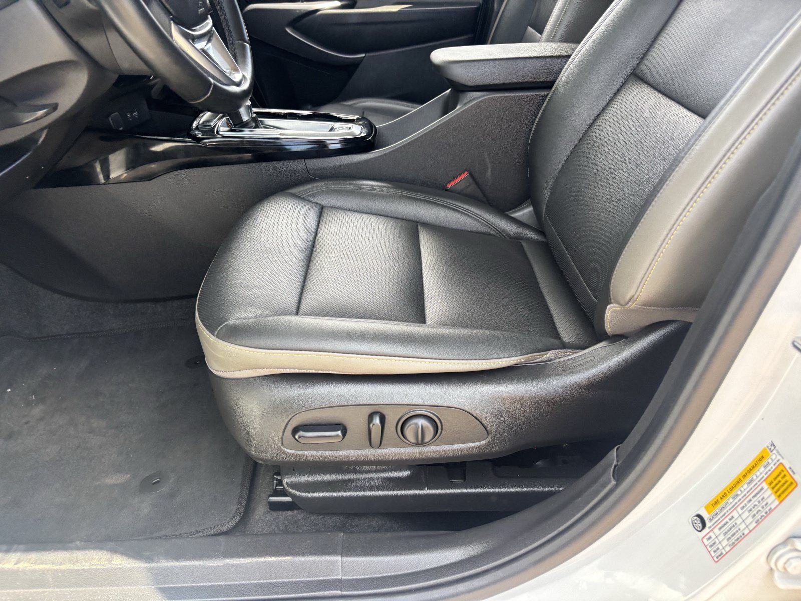 Used 2024 Chevrolet Trax ACTIV w/ Sunroof Package FWD image 21